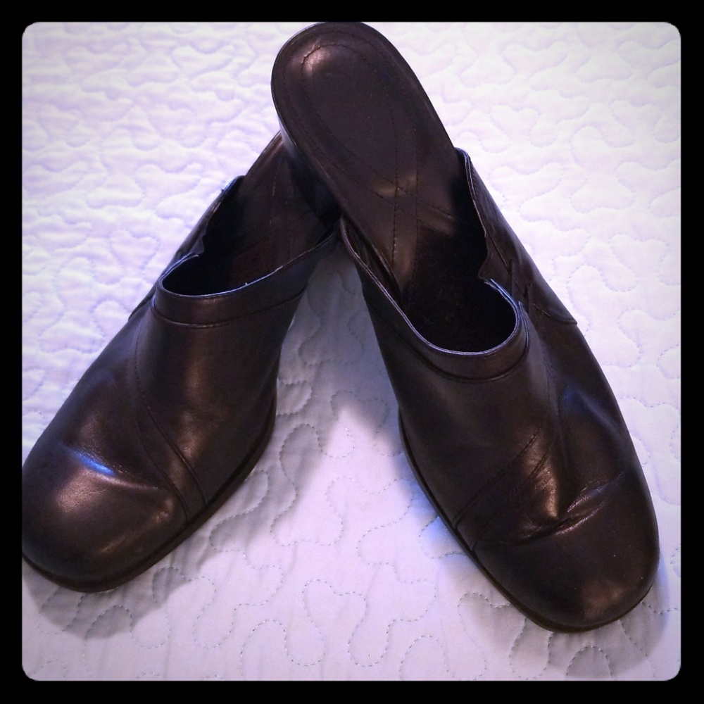 CLARK'S black size 11 leather clogs BEAUTIFUL!